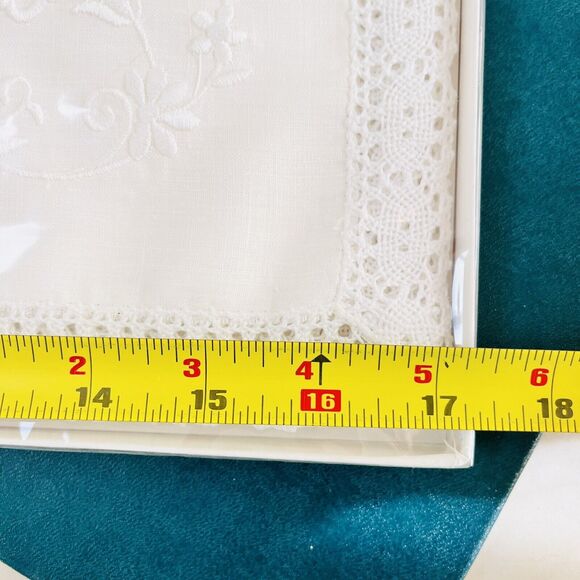 Vintage PURE IRISH LINEN Place Mat Set 4 Place Mats 4 Napkins by BROWNLOW White - Picture 8 of 11